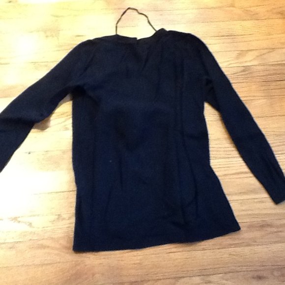 Black Textured V-Neck Sweater - Picture 4 of 5